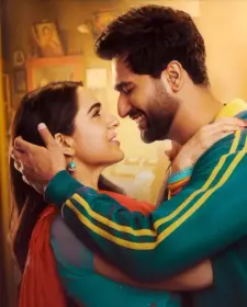 Zara Hatke Zara Bachke